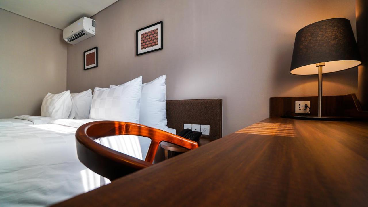 Tuscany Boutique Hotel South Tangerang Exterior foto